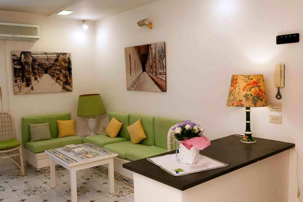 Casa Vacanze Belledonne Apartment Naples